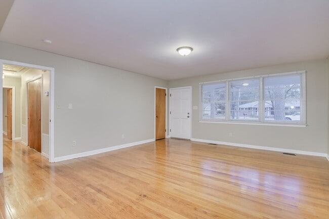 Photo - Updated 3 Bed 2 Bath off Columbia Rd