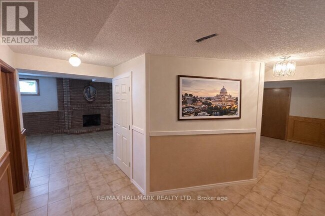 Photo - 19 Raymerville Dr