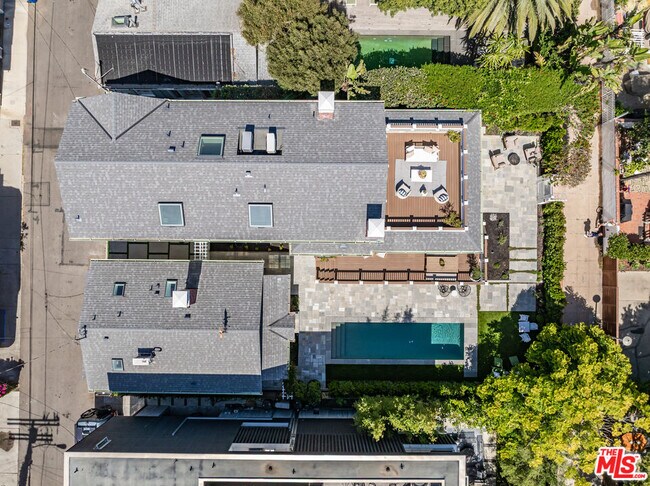 Photo - 29 27th Ave
