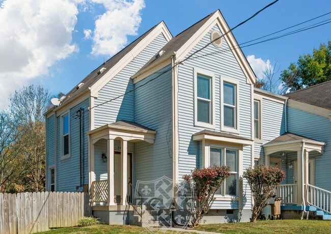 Photo - 748 Lake Terrace Dr