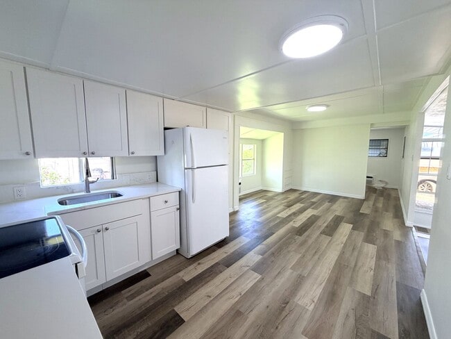 Photo - 102 Lantern Pl