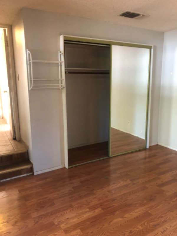 Photo - 2528 Bates Dr