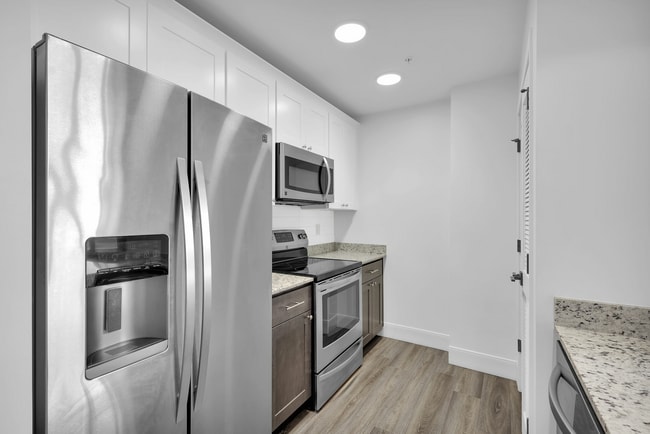 The Riverside - The Residences at Barnett