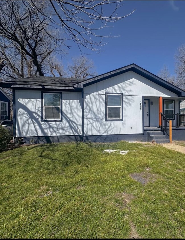 Building Photo - 2609 Mitchell Ave