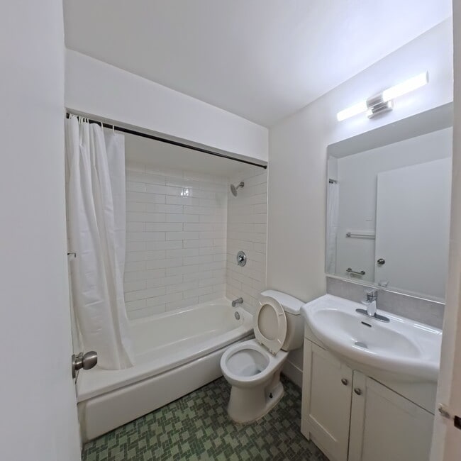 Photo - 1540 Haro St Unit 201