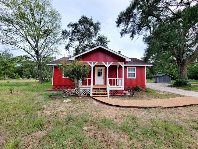 Building Photo - 15590 Magnolia Park