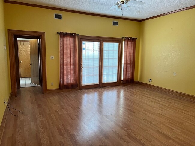 Family Room - 7416 N 20th St