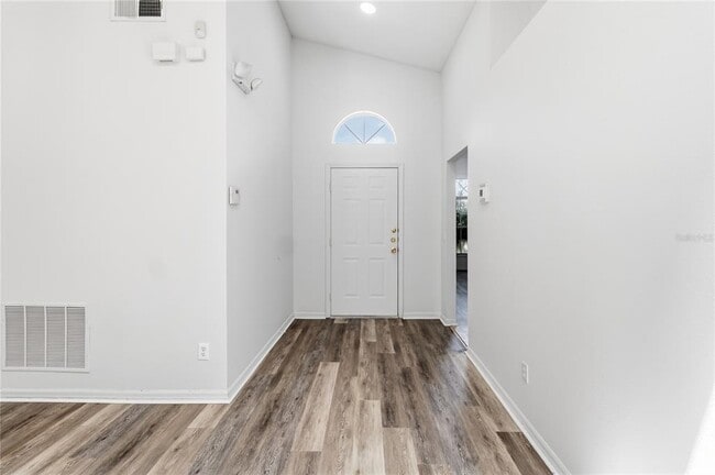 Photo - 210 Pine Cone Dr