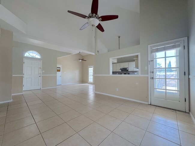 Photo - 1605 Cezanne Cir