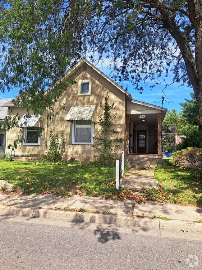 Building Photo - 914 W Jefferson St Rental