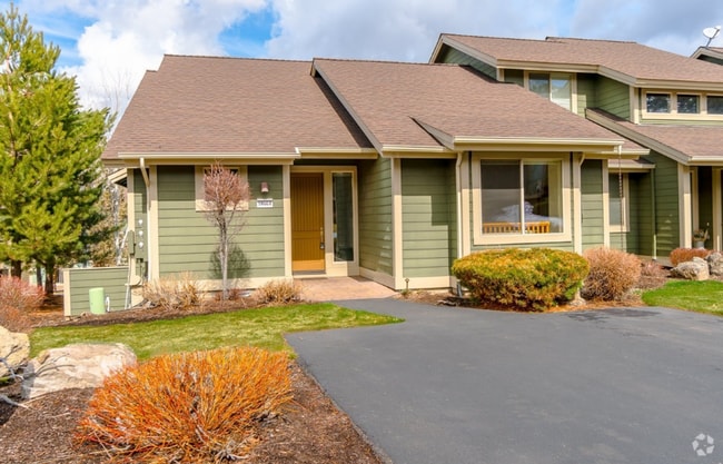 Building Photo - 2 Bed/2 Bath Single-Level Condo in Eagle C...