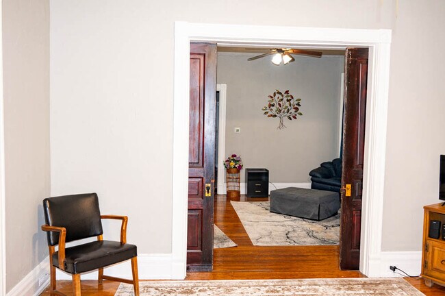 Photo - 1331 S Floyd St Unit 1