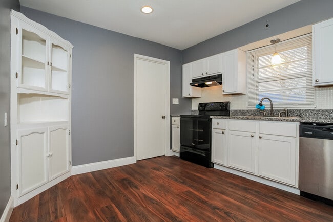 Photo - 4931 Fairfield Cir