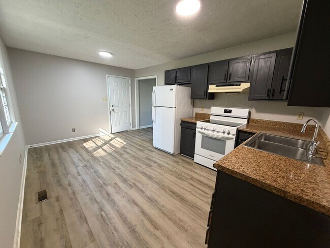 Photo - 745 Rustland Dr