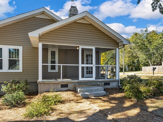 Photo - Spacious 3 BR, 2 BA Home, Screened Porch w...