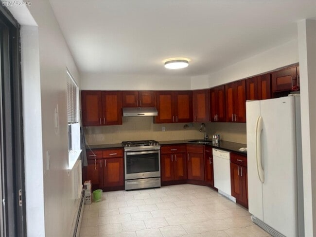 Building Photo - 8 Gabriel Dr Unit 1 Rental