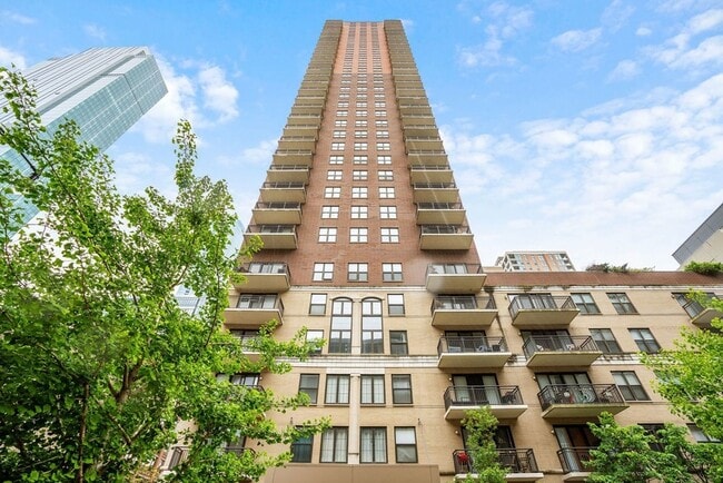 Building Photo - 41 E 8th St Unit 2702 Rental