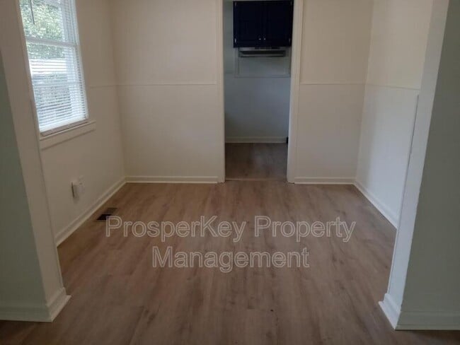 Photo - 2836 Knox St