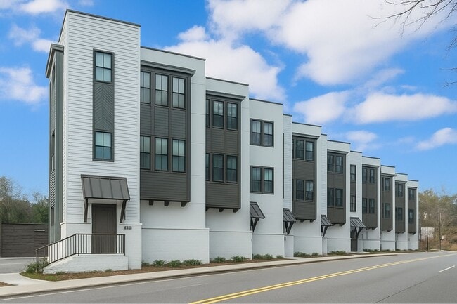 Building Photo - 2468 18th St S