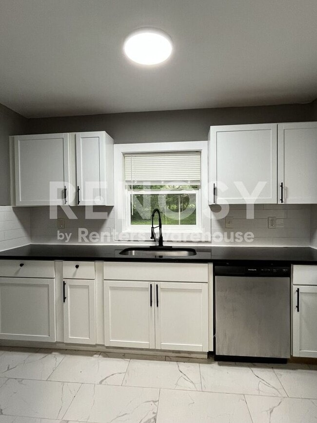 Photo - Cozy Rehabbed 4 Bed, 2 Bath with New Appliances in KCMO!