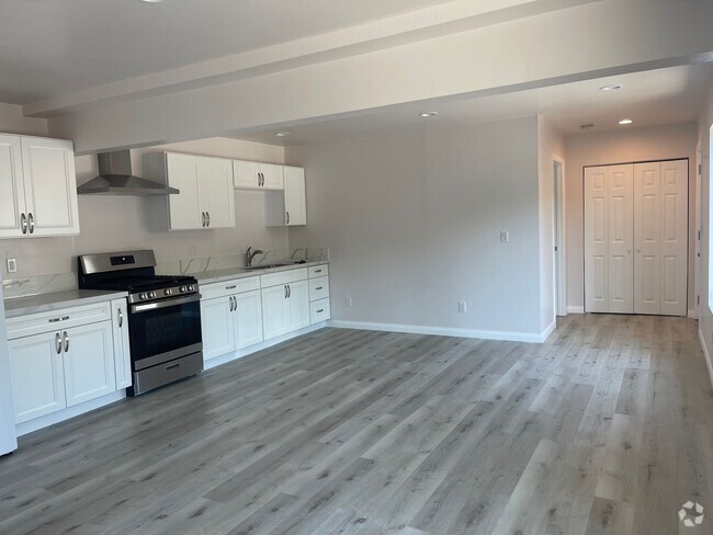 Building Photo - W. Connecticut Ave Unit 205 #2 Rental