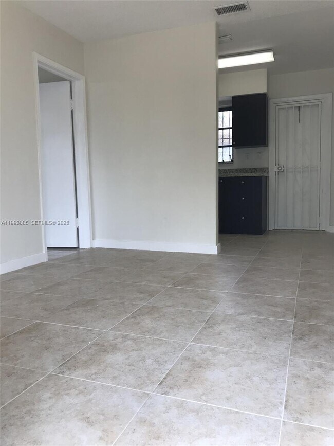 2362 NW 34th St Unidad 2