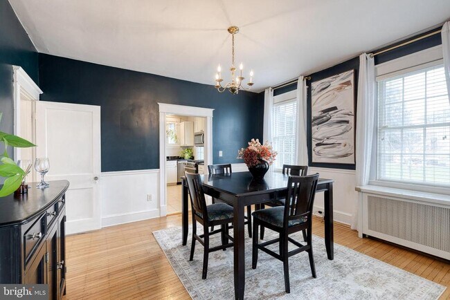 Photo - 401 E Lake Ave