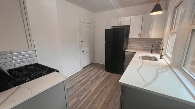 Photo - 5801 Douglas St Unidad Apt 2