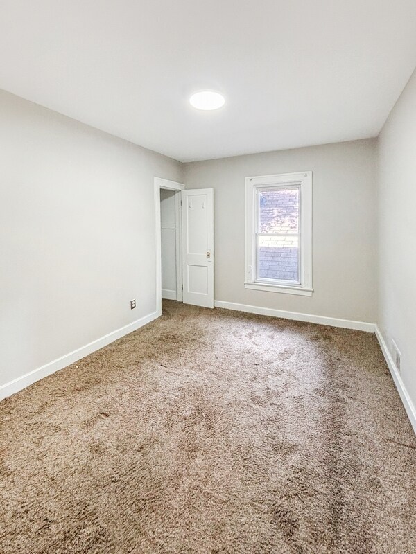Photo - 159 E Bennett St