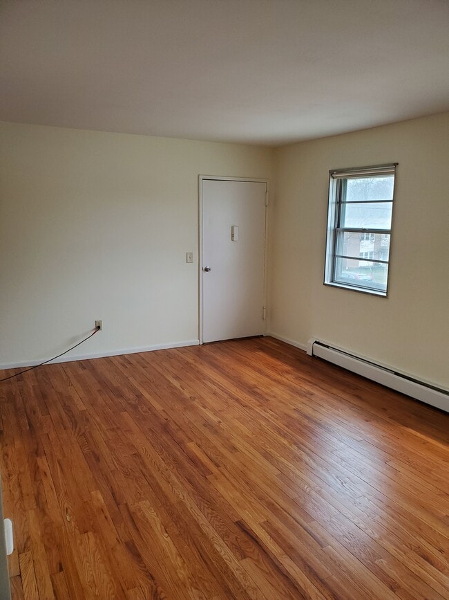 Building Photo - 95 Fairview Dr Unit #1