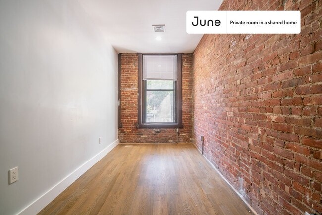 Room in Shared 4 bed/2 bath home in Central Harlem