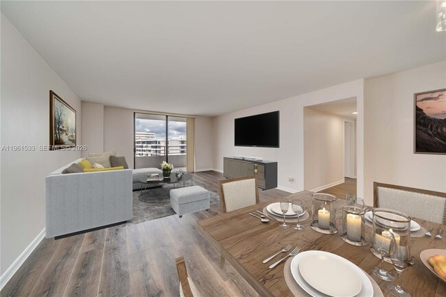 Photo - 2500 Parkview Dr