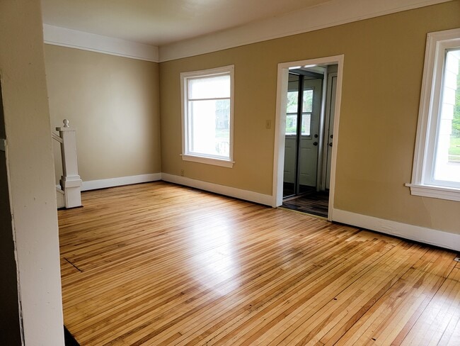 Photo - 623 Deyo Ave