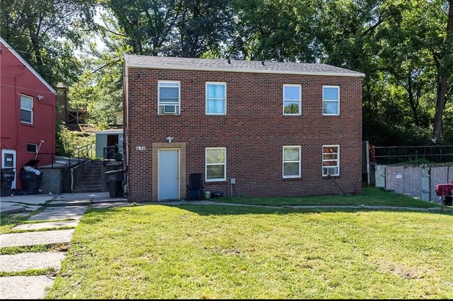 Photo - 612 Bancroft St Apartments