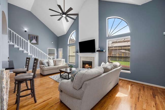 Building Photo - 16315 Scotch Hollow Ln
