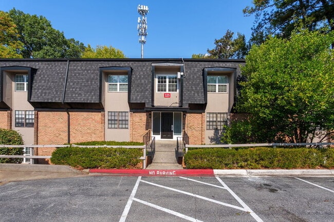 Building Photo - 325 Winding River Dr Rental