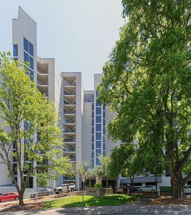 Photo - AVAILABLE JANUARY 3RD - JULY 31ST 2026. $1...