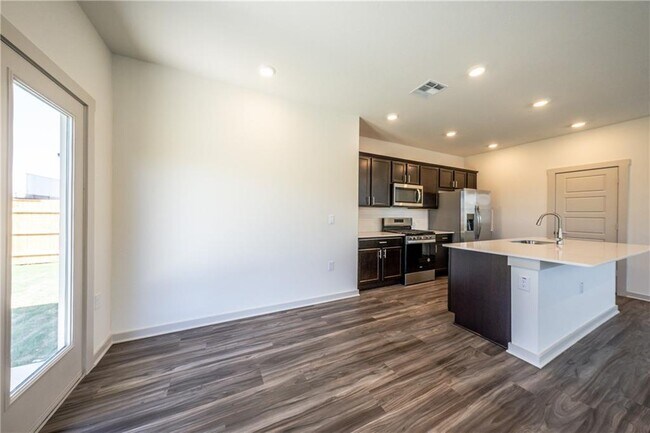 Photo - 13708 Lubeck Dr