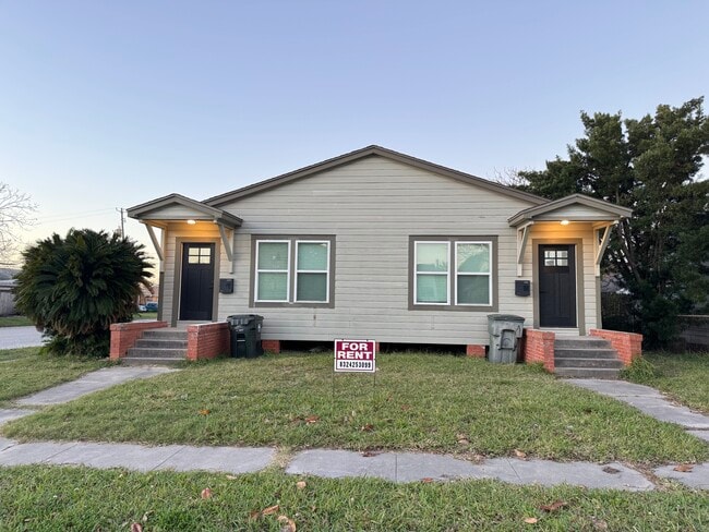 Photo - 4928 Avenue R 1/2