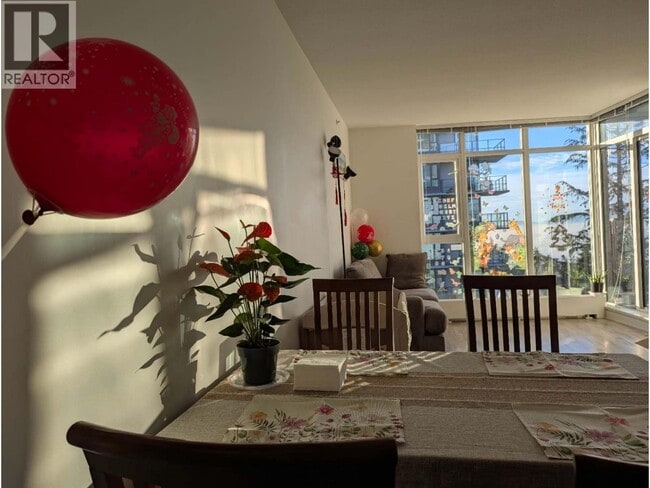 Photo - 8940 University Crescent