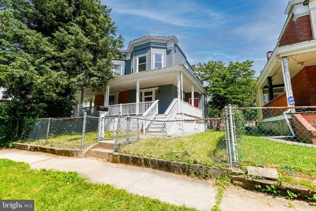 Building Photo - 3603 Oakmont Ave