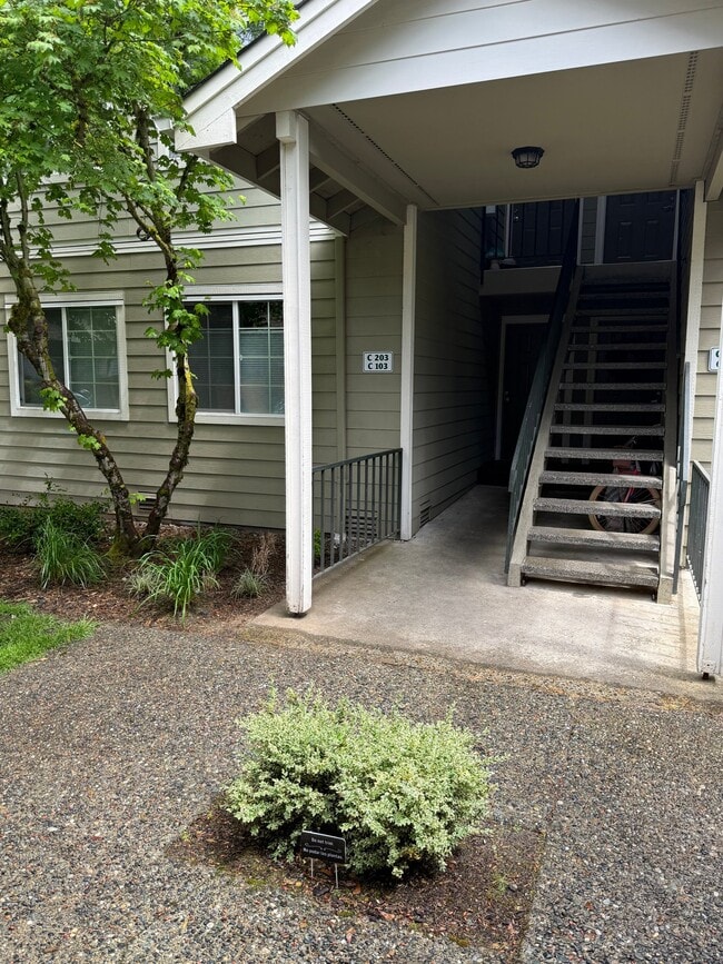 Building Photo - 755 5th Ave NW