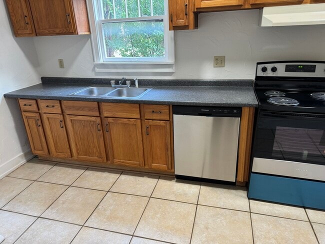 Photo - 2601 N Robinson Ave