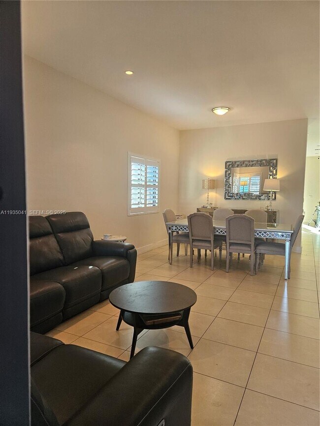 Photo - 2030 SW 60th Ave