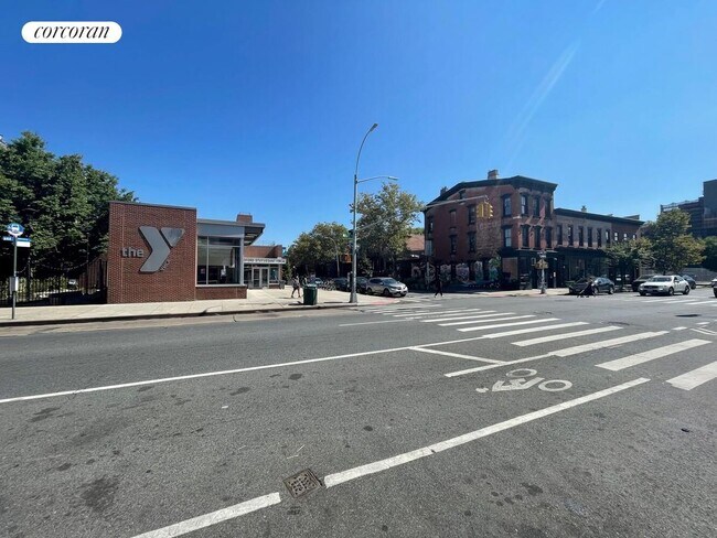 Photo - 49 Monroe St