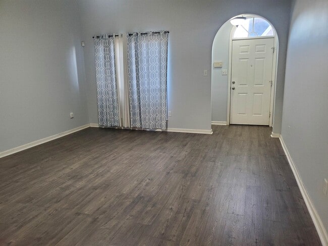 Photo - 8688 Eagle View Dr