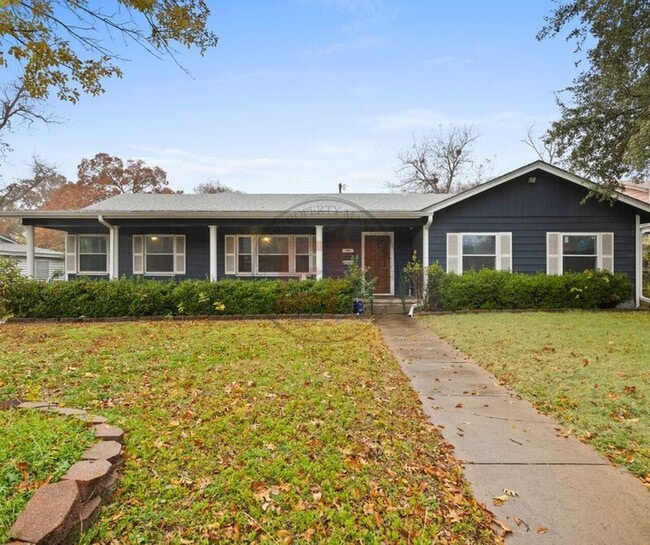 Building Photo - 828 N 43rd St