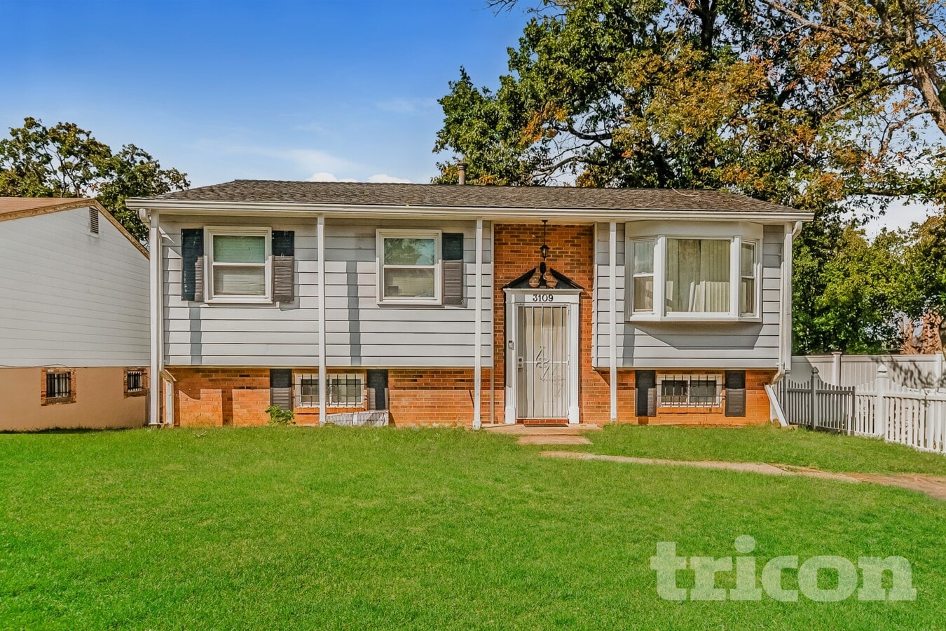 Photo - 3109 Lakehurst Ave