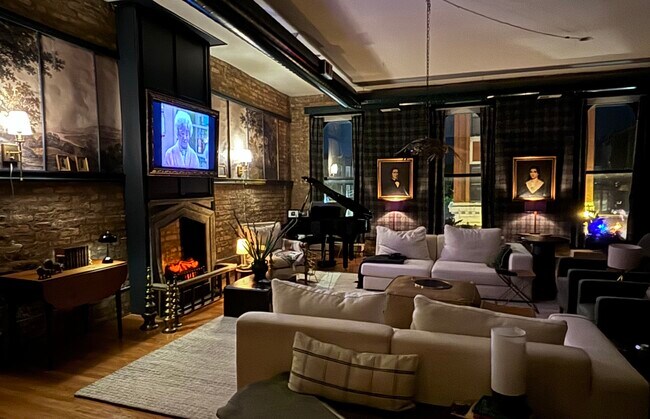 Photo - 1470 N Milwaukee Ave Unit 2