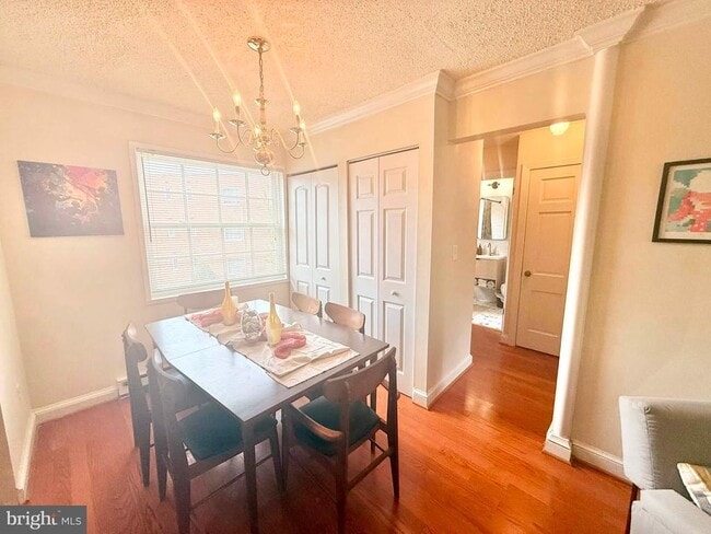 Photo - 1616 W Abingdon Dr Unit 202